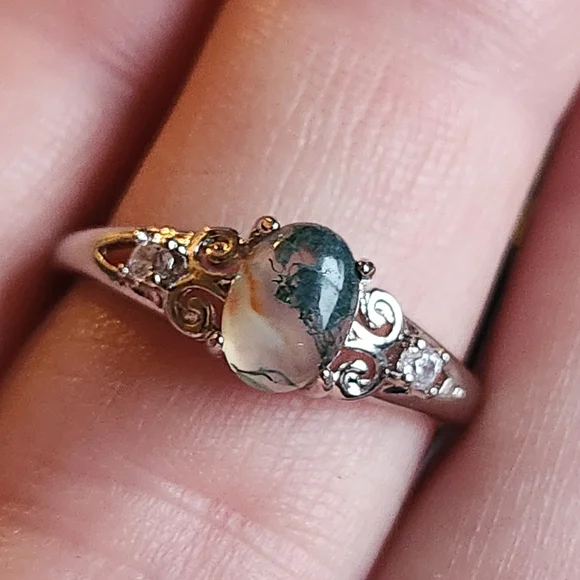 Moss Agate Ring. Adjustable Crystal Jewlery - Picture 1 of 4